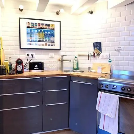 Charming In The Chartrons District * Μπορντό