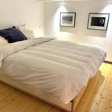 Charming In The Chartrons District *