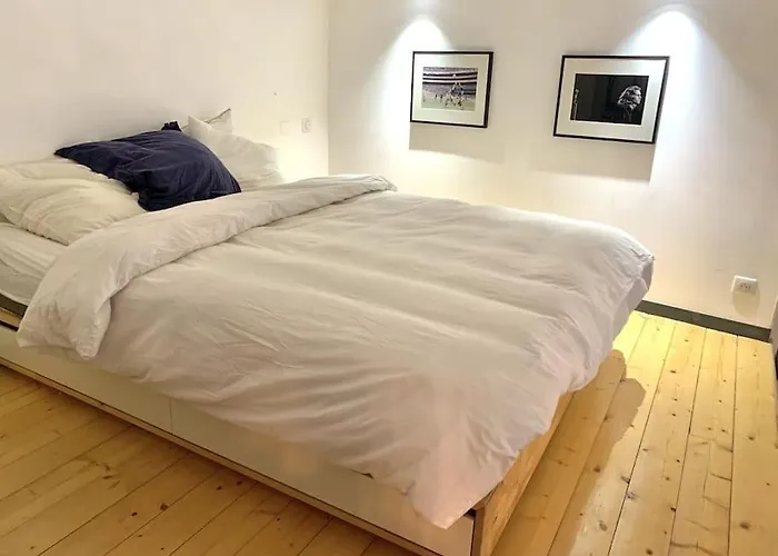 Charming In The Chartrons District *