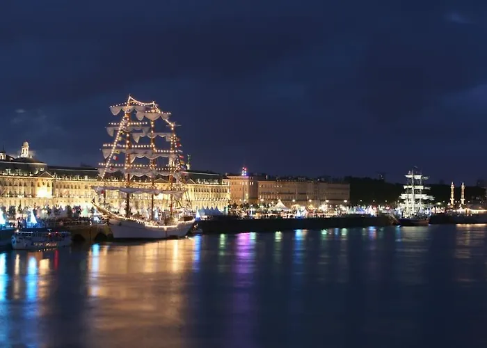 Charming In The Chartrons District Бордо