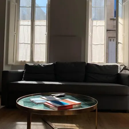 Charming In The Chartrons District *