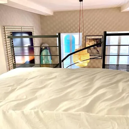 Charming In The Chartrons District *